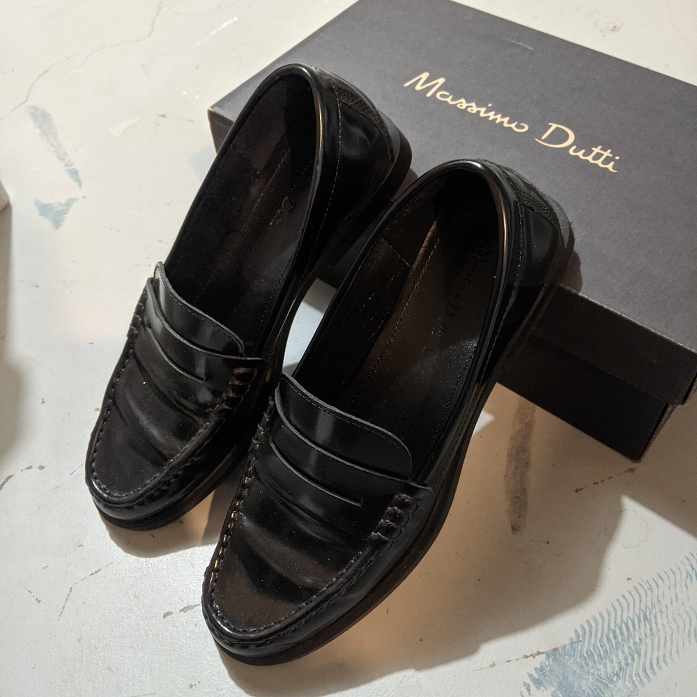 Massimo Dutti Leather Black Penny Loafers Size 39 (US8.5), excellent condition